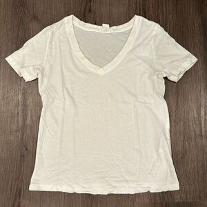 Forever 21 v neck T-shirt